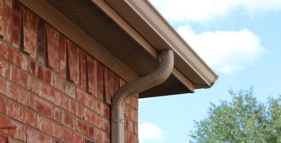 Seamless vs. Sectional Gutters: Which Is Better for Your Home?